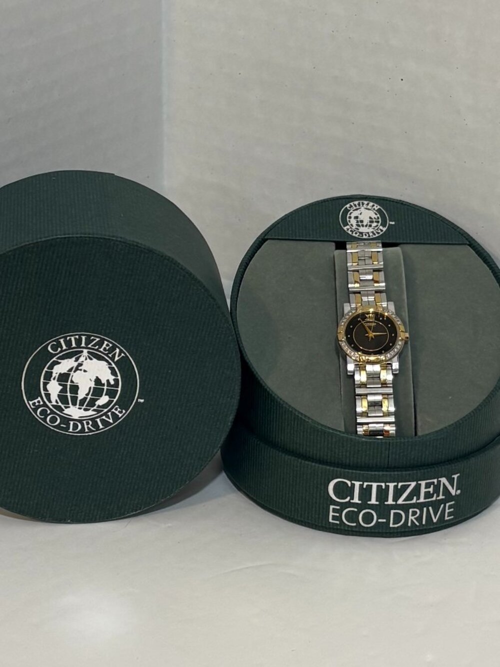 Citizens Eco-Drive E031-S027268 Two Tone Black Dial Womans Watch Excellent GIFT